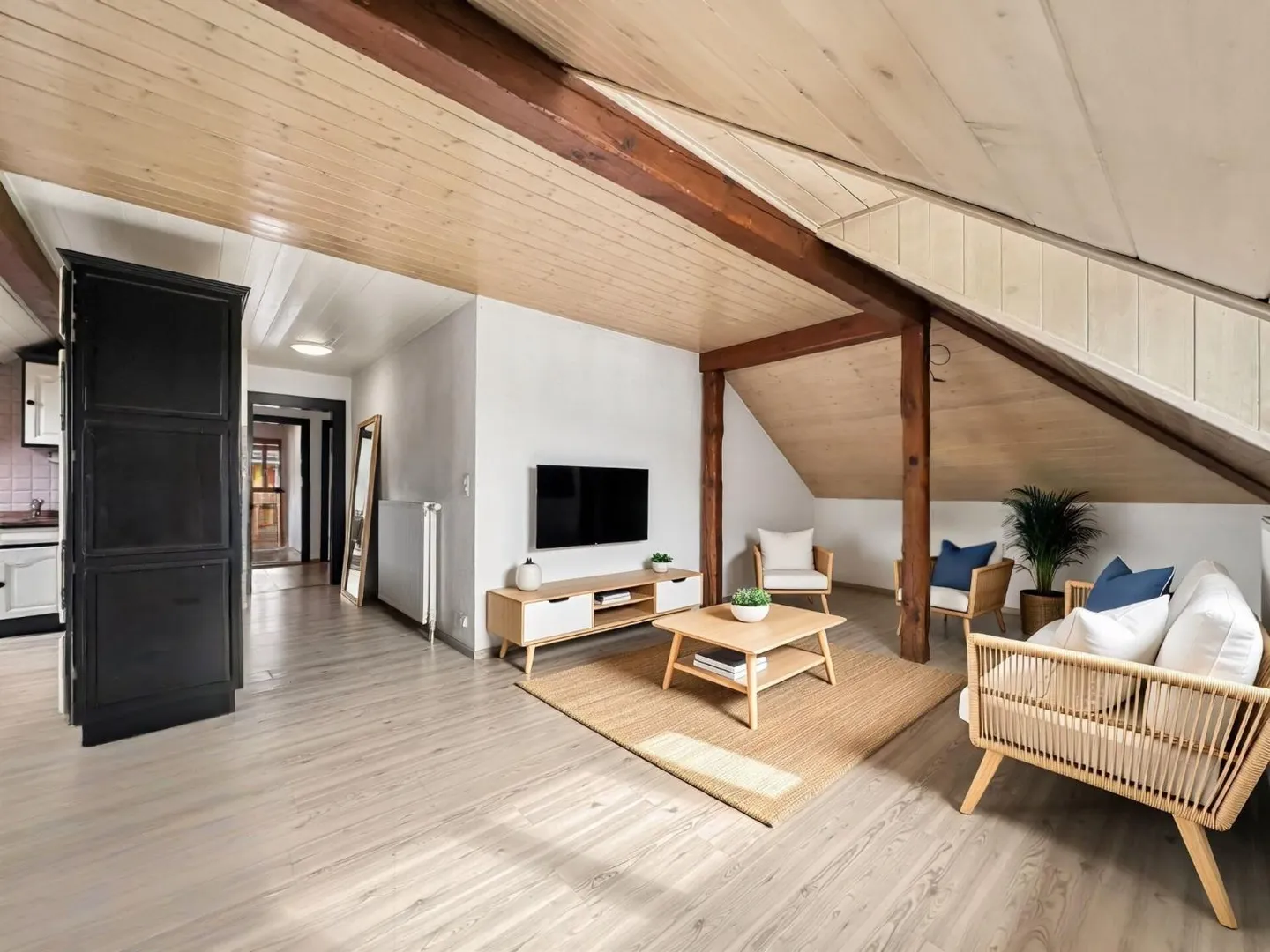 Appartement avec 5,5 pièces dans les combles, en face de la Thielle - Photo 8 sur 13