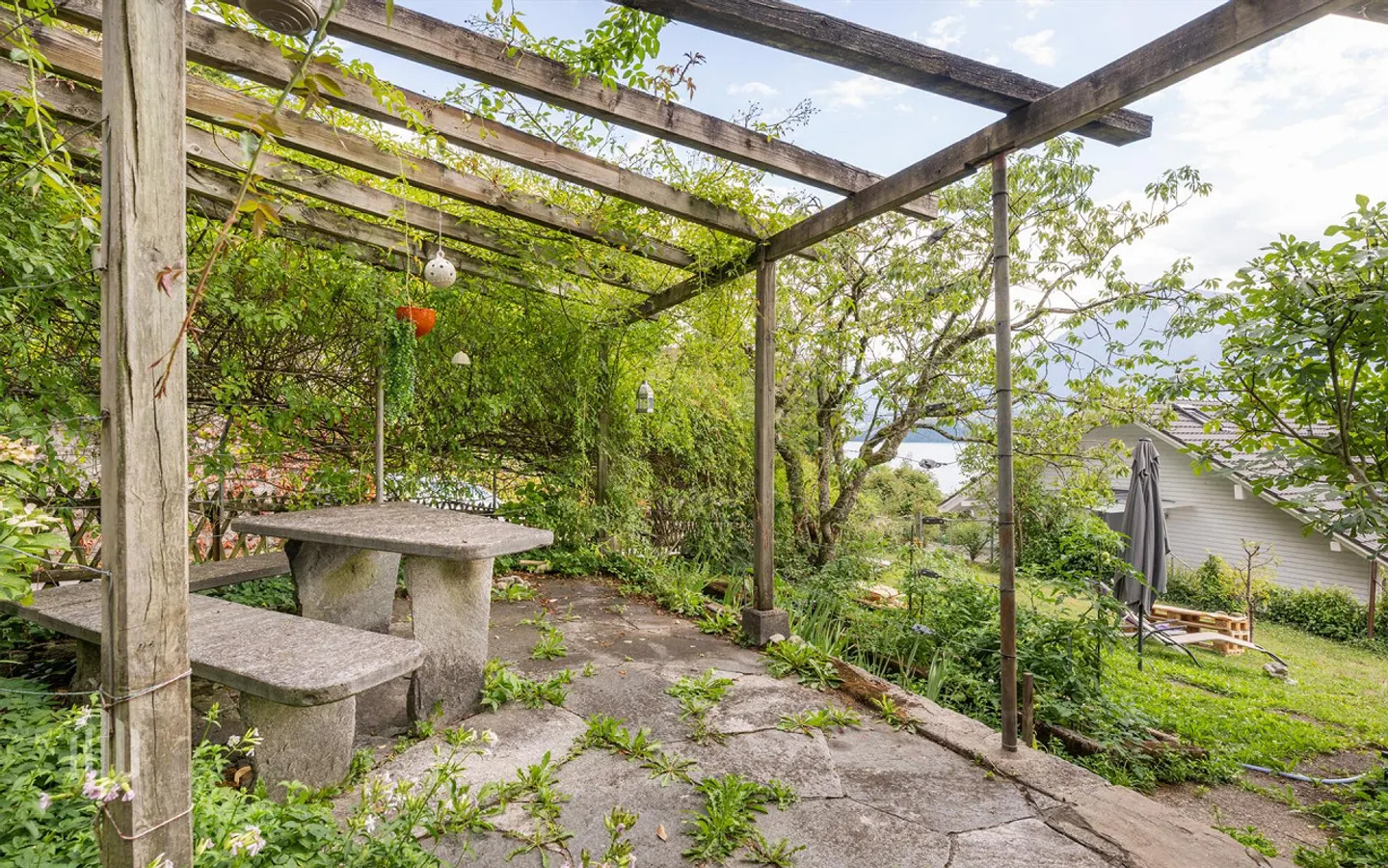 ImmoWyss - Chalet with a separate apartment in a scenic location - Photo 11 of 13
