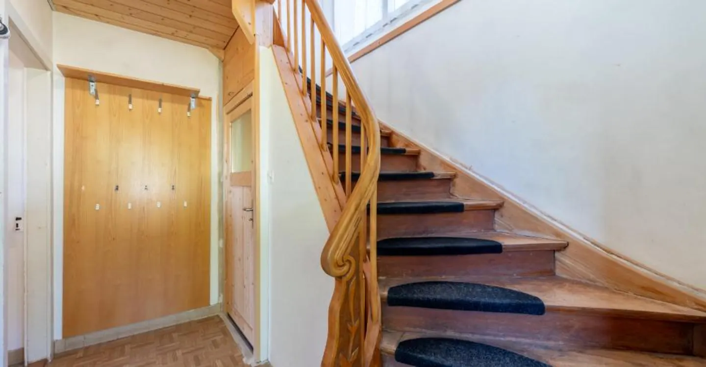 Charmantes Einfamilienhaus im Chaletstil - Foto 3 von 13