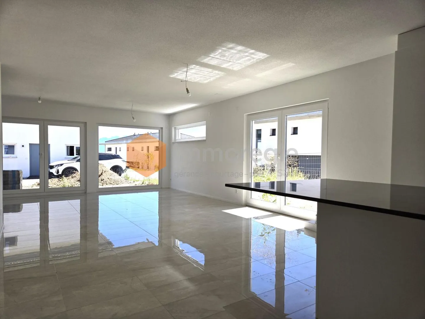 «Zu vermieten Wunderschönes 5.5 Zimmer-Reihenhaus nahe EPFL und See» - Foto 3 von 8