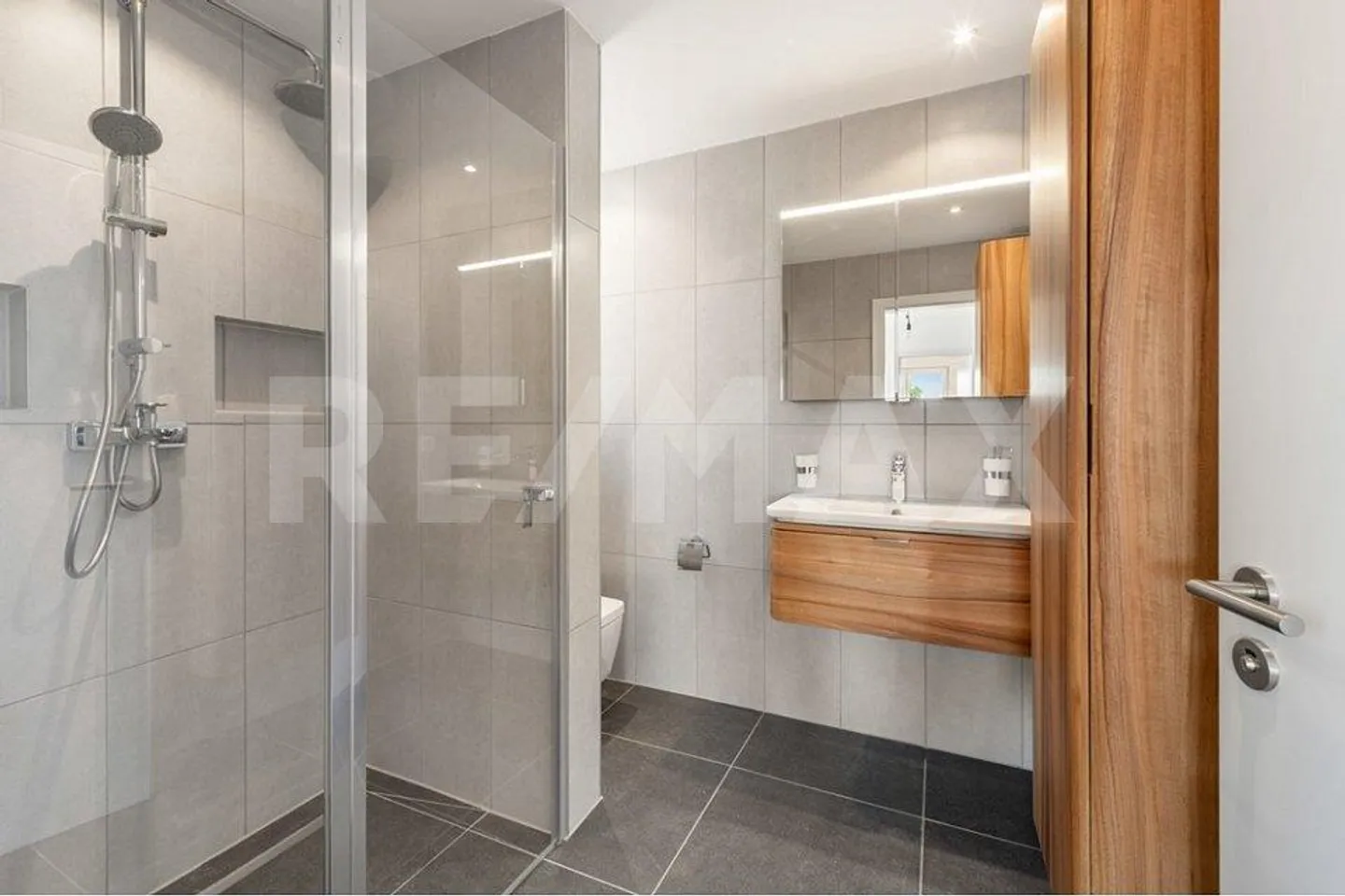 Ideale per famiglie – 4½ stanze, completamente ristrutturato, spazioso e con giardino! - Foto 13 di 13