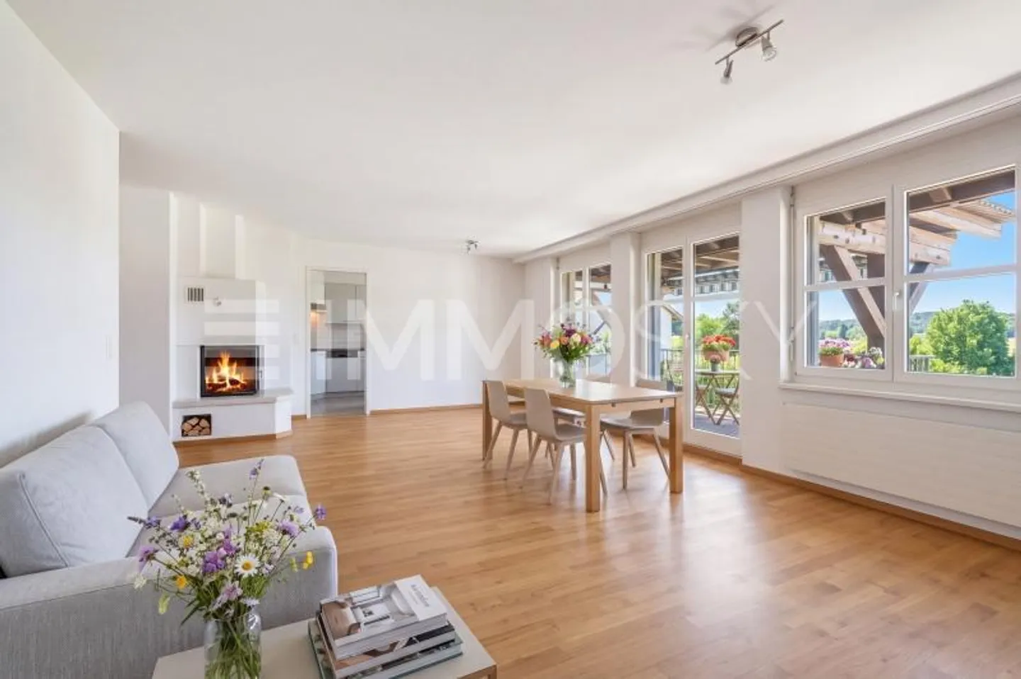 A Home to Enjoy with Sunny Balcony - Photo 2 of 5
