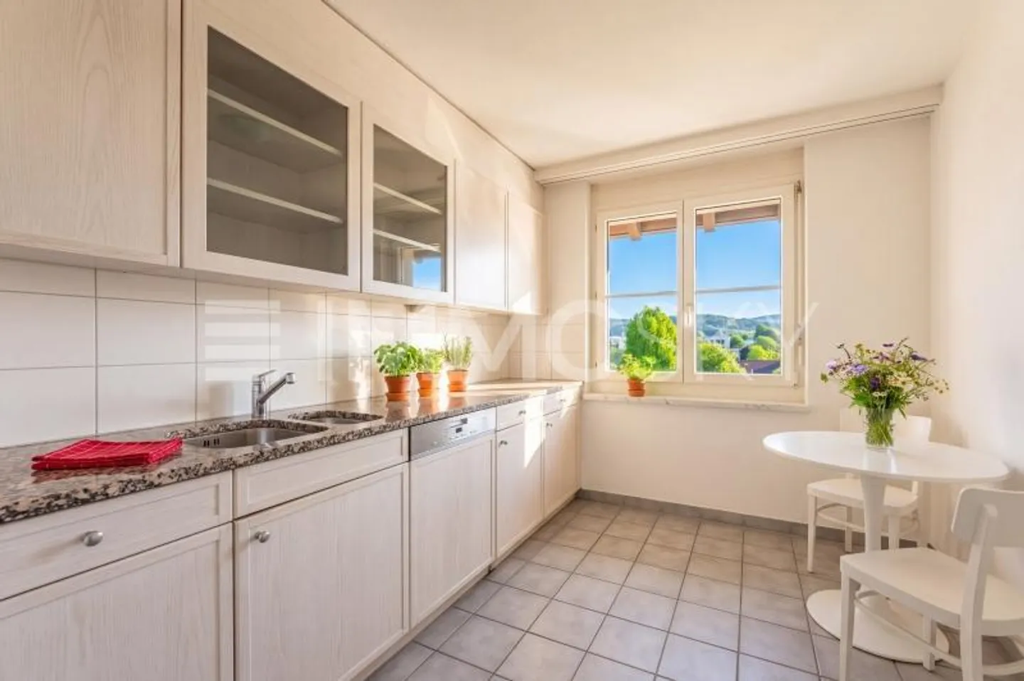 A Home to Enjoy with Sunny Balcony - Photo 4 of 5