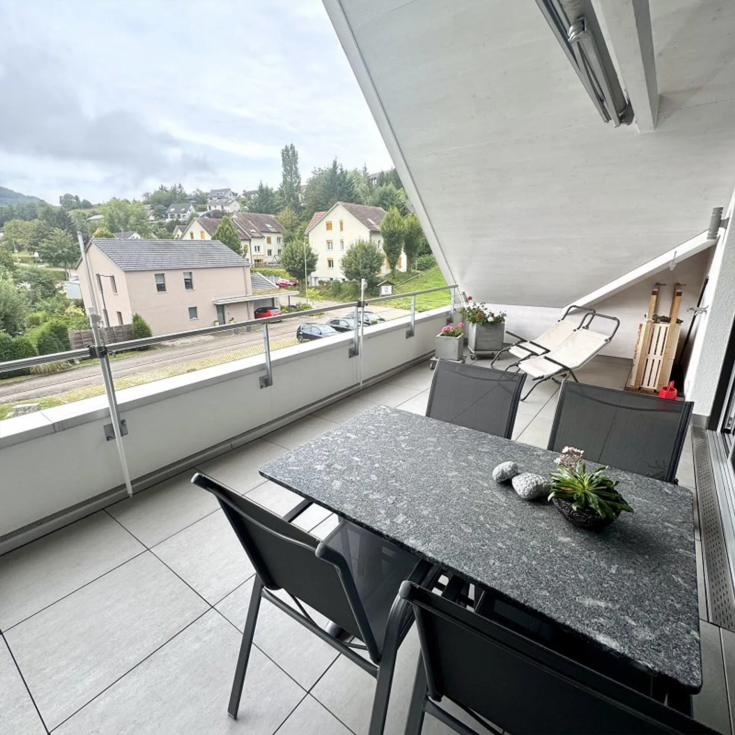 Attico moderno di 5,5 stanze con bella vista - Foto 13 di 14