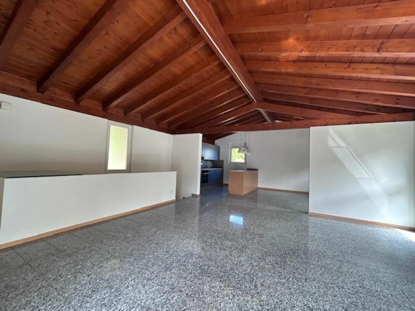 BEAUTIFUL SINGLE-FAMILY HOUSE WITH GARDEN AND 4 PARKING SPACES - Photo 9 of 30