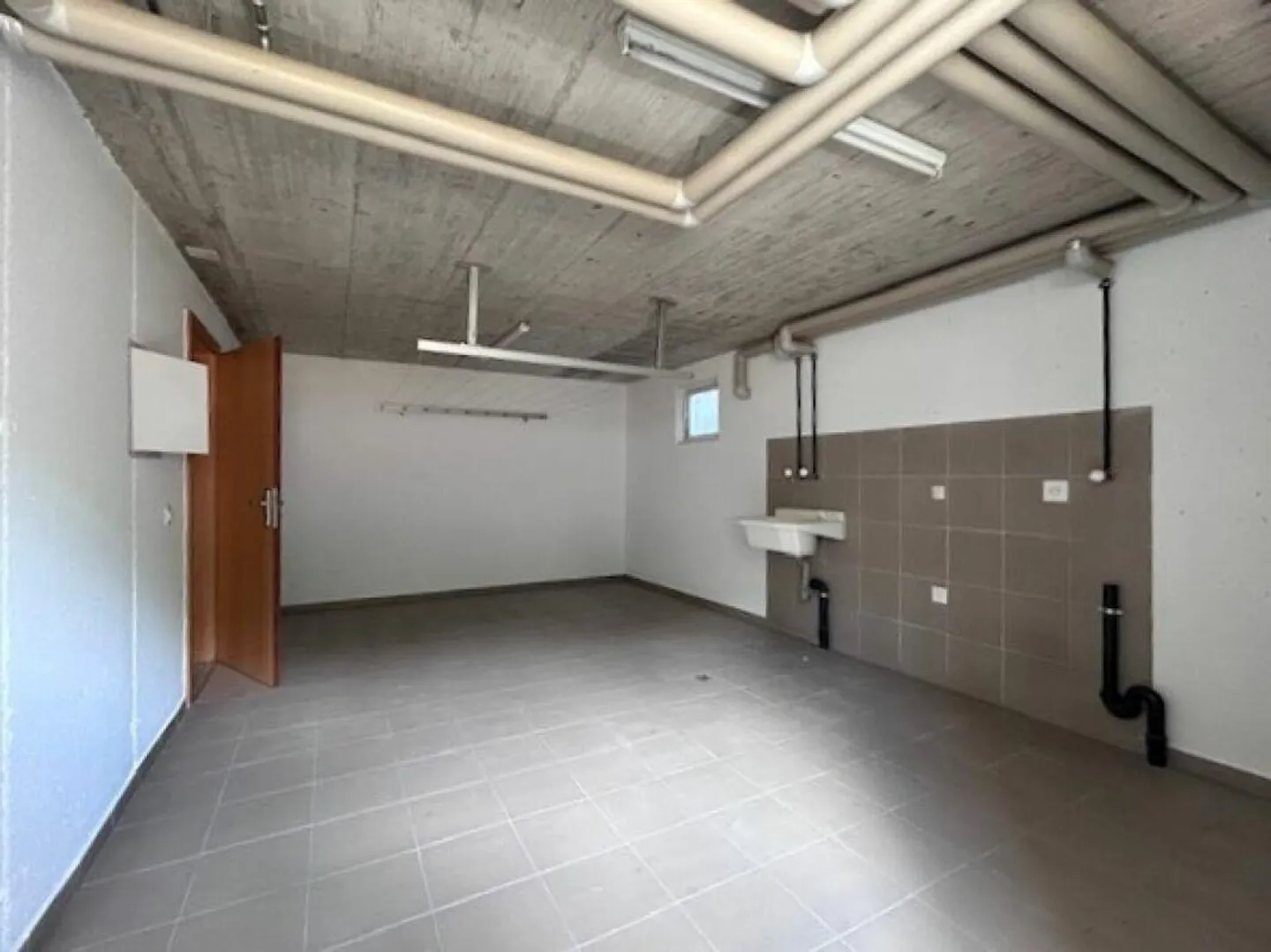 BEAUTIFUL SINGLE-FAMILY HOUSE WITH GARDEN AND 4 PARKING SPACES - Photo 23 of 30