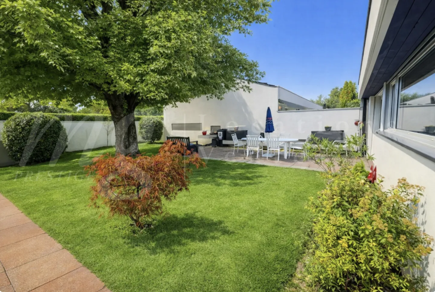 BELLA CASA INDIVIDUALE FAMILIARE DI CIRCA 220 m2 - GRANDE GIARDINO PRIVATO DI 12 - Foto 2 di 10