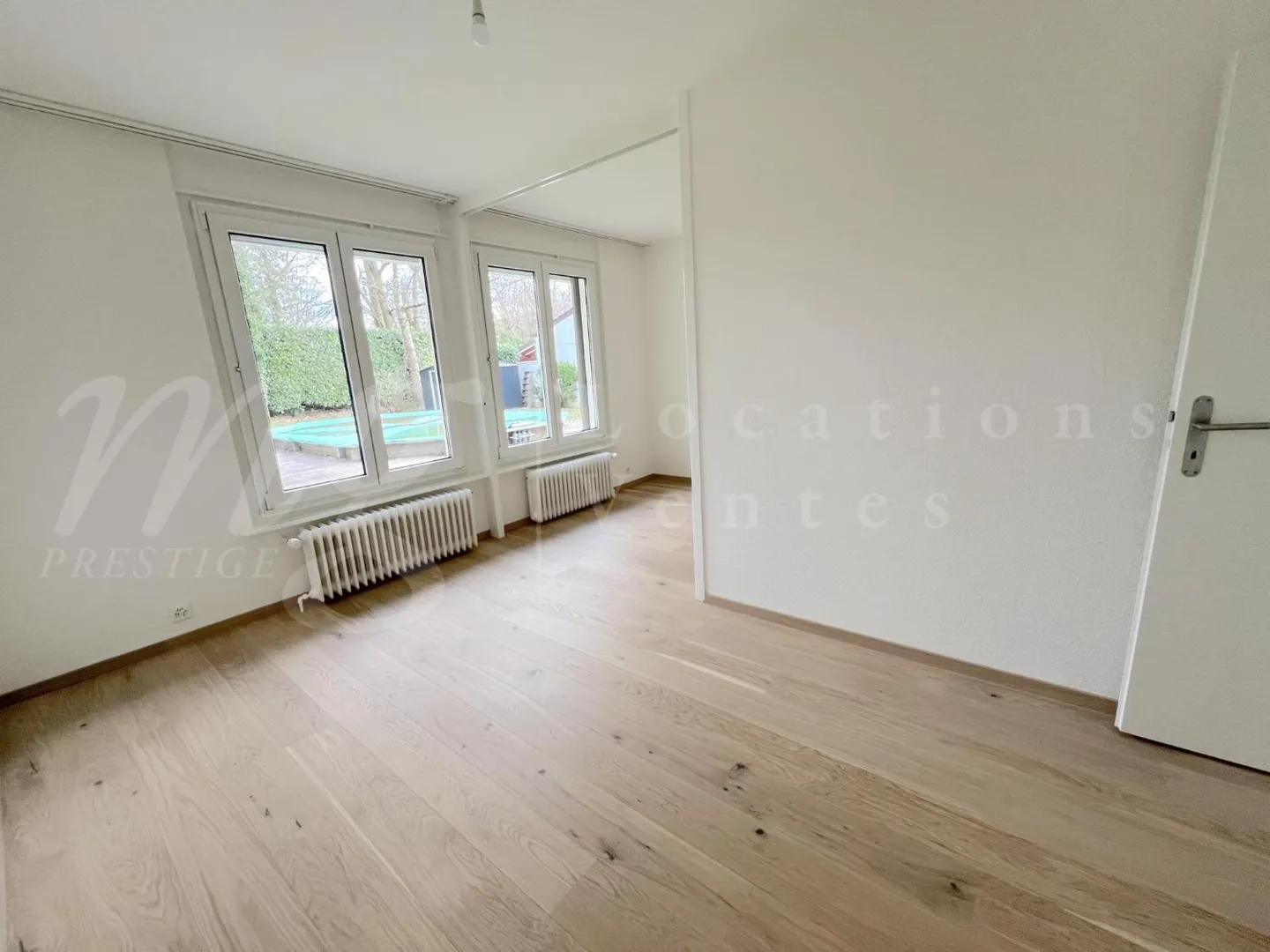 BELLA CASA INDIVIDUALE FAMILIARE DI CIRCA 220 m2 - GRANDE GIARDINO PRIVATO DI 12 - Foto 9 di 10