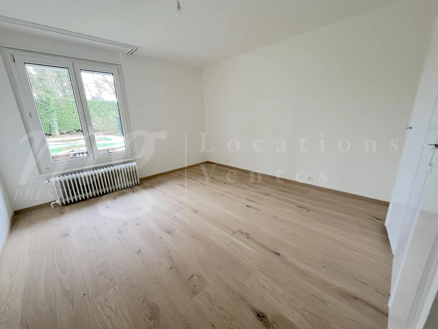 BELLA CASA INDIVIDUALE FAMILIARE DI CIRCA 220 m2 - GRANDE GIARDINO PRIVATO DI 12 - Foto 10 di 10
