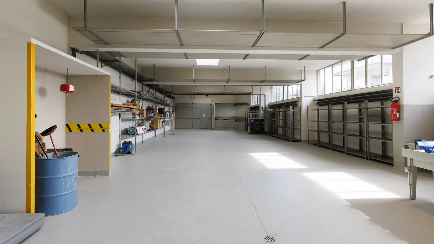 Spazio Commerciale Versatile a Balerna - Foto 3 di 9