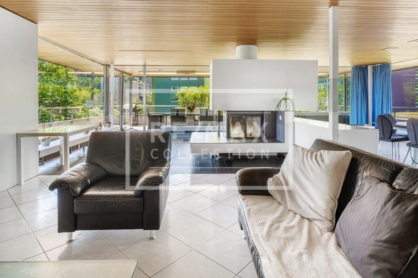 Spacious and bright penthouse apartment with 7½ rooms - Photo 2 of 13