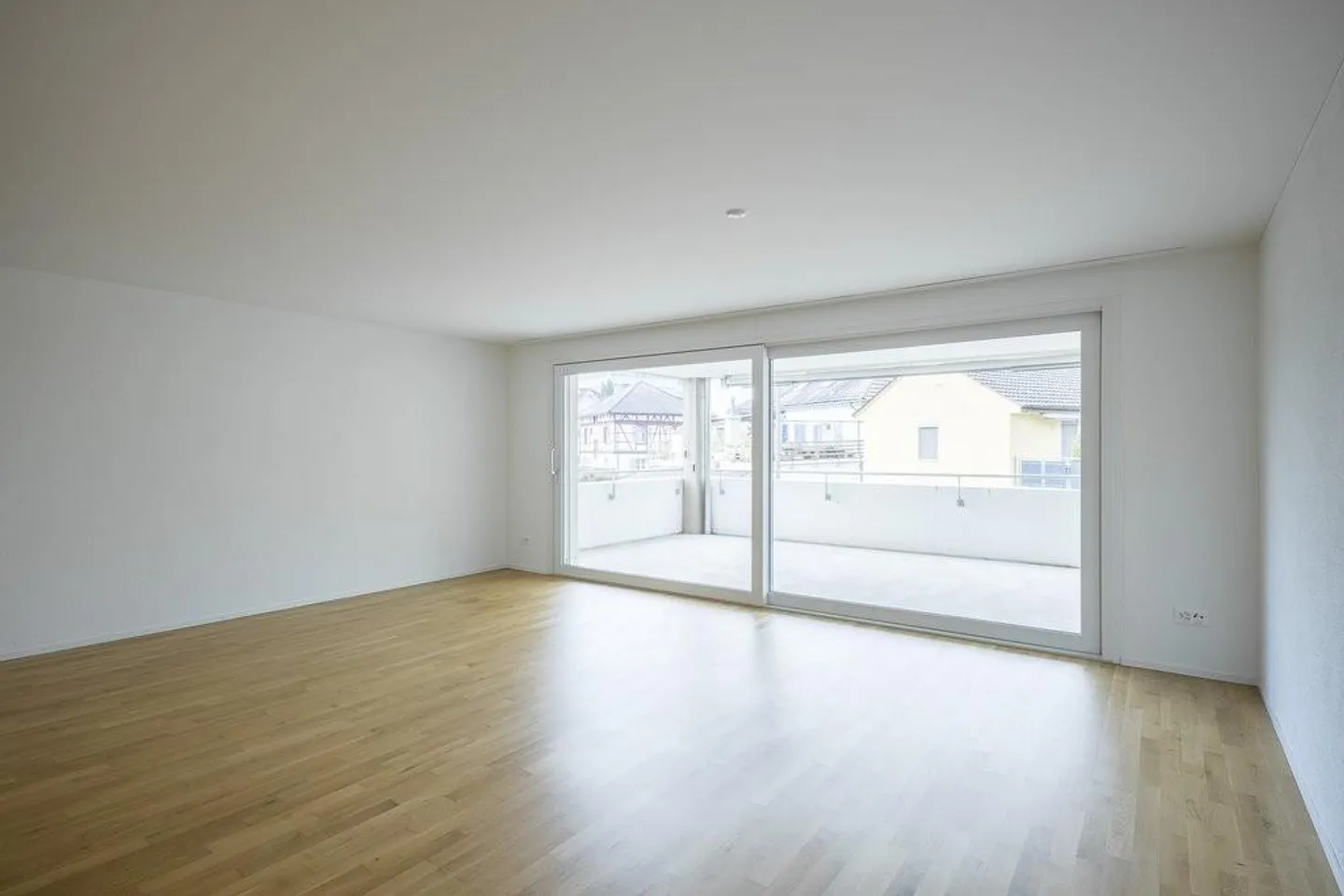 A Happy Start in Erlen - Photo 2 of 5