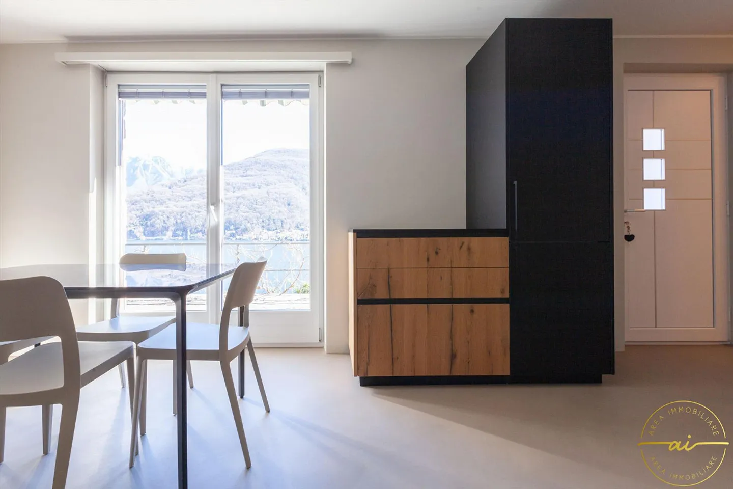 Exklusive 2,5 Zimmer mit Seeblick, Garten und Terrasse - Foto 9 von 13