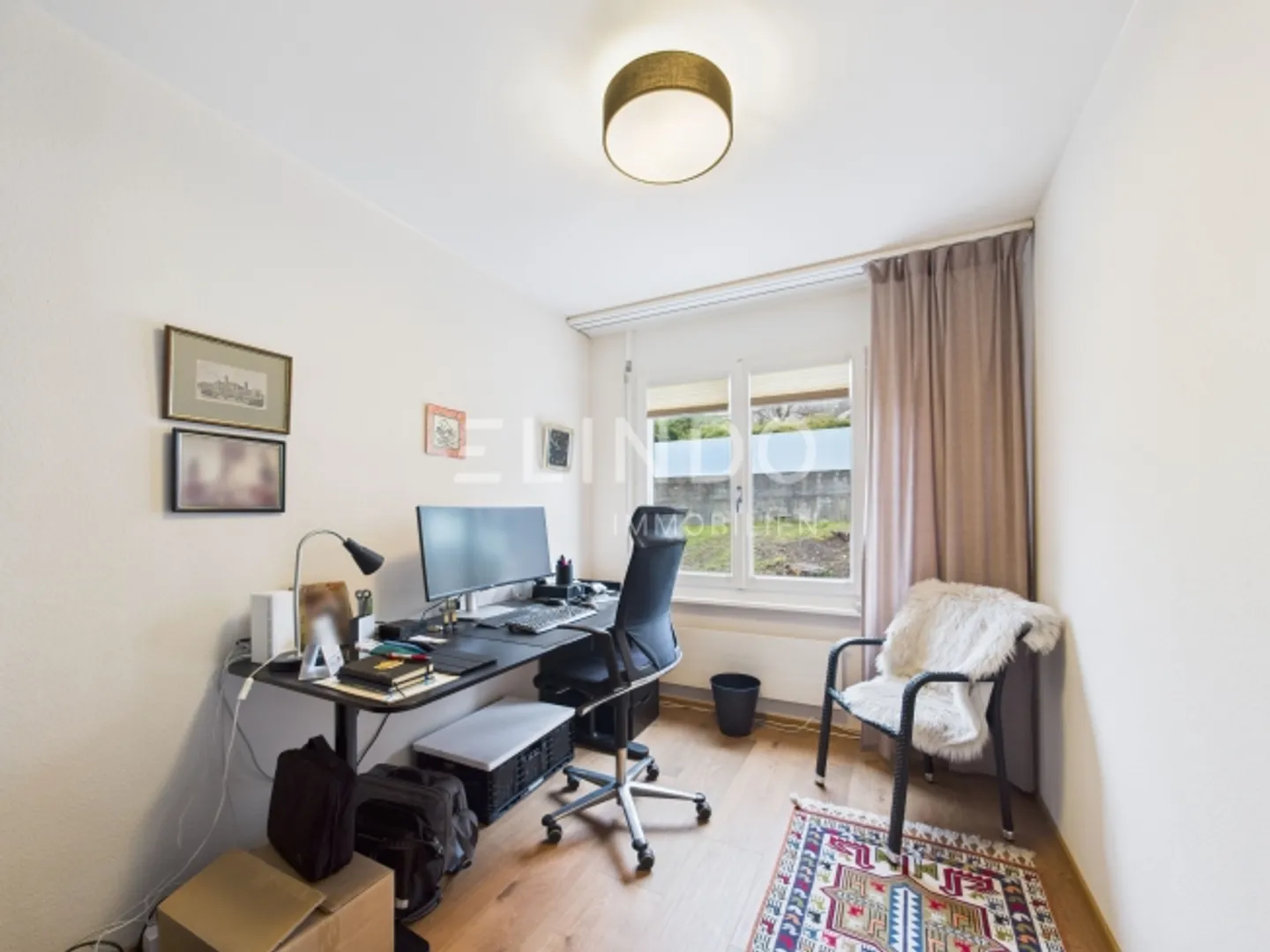 Appartamento giardino 3.5 locali ristrutturato di recente con vista panoramica a Kilchberg - Foto 8 di 11