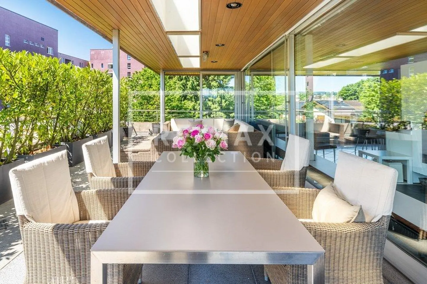 Spacious and bright penthouse apartment with 7½ rooms - Photo 12 of 13