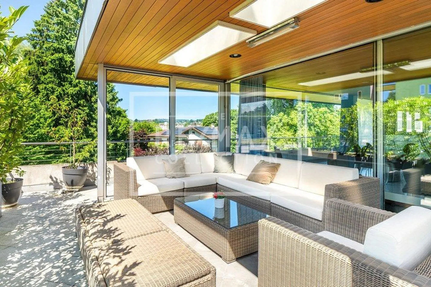 Spacious and bright penthouse apartment with 7½ rooms - Photo 13 of 13