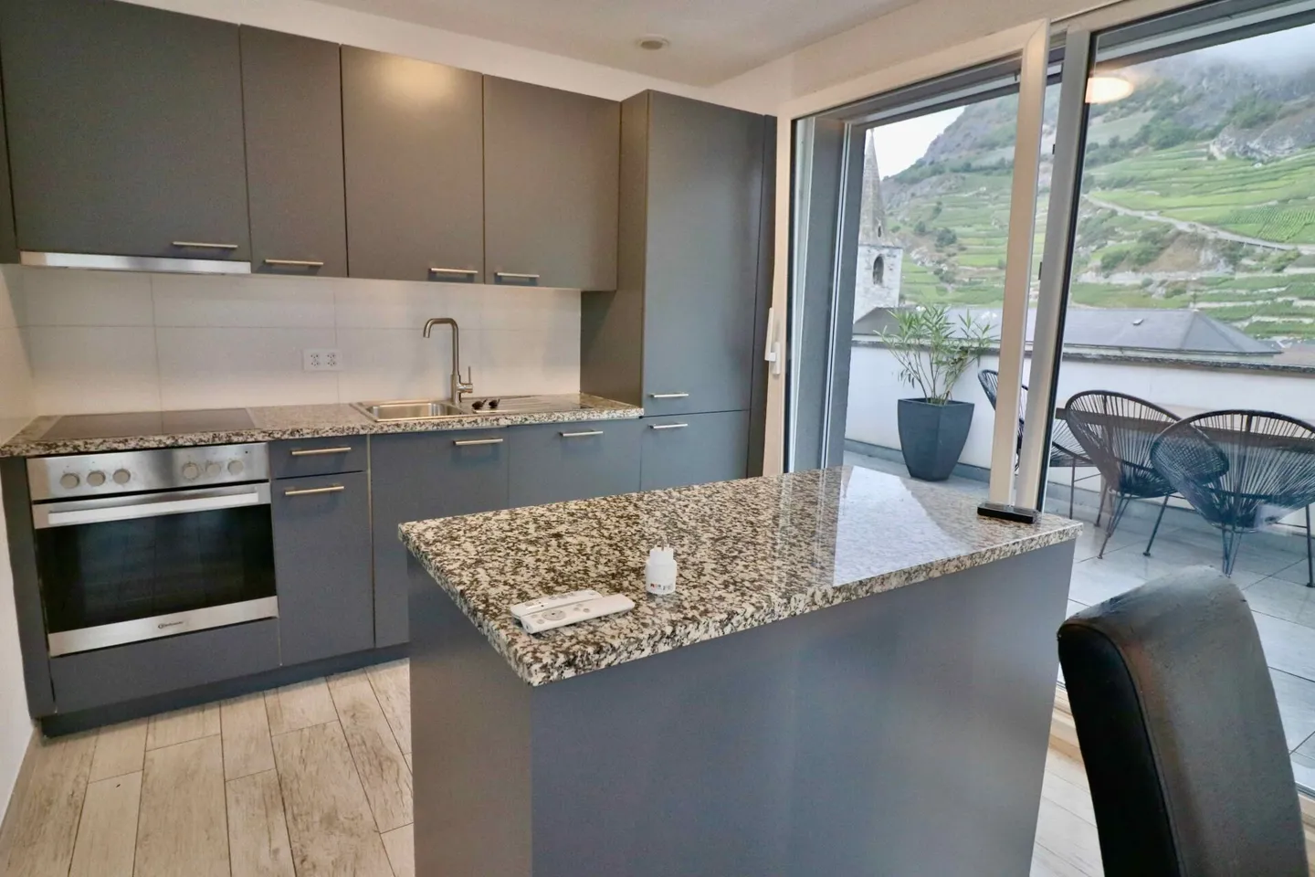 Superbo attico di 4,5 stanze nel centro del villaggio - Foto 4 di 26