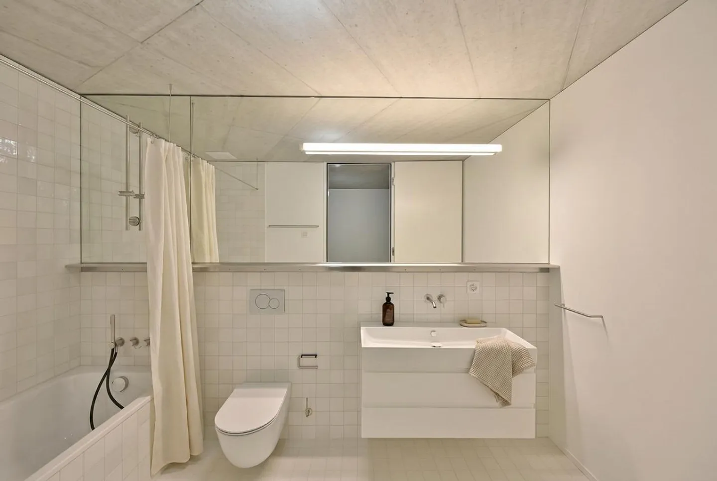 Einzigartige Gartenwohnung in Oberwil - Foto 2 von 10