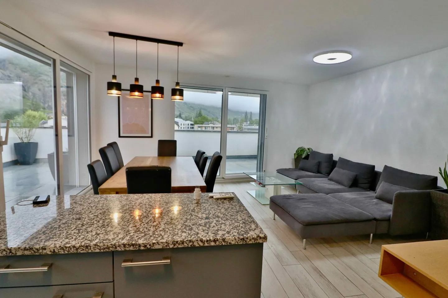 Superbo attico di 4,5 stanze nel centro del villaggio - Foto 7 di 26