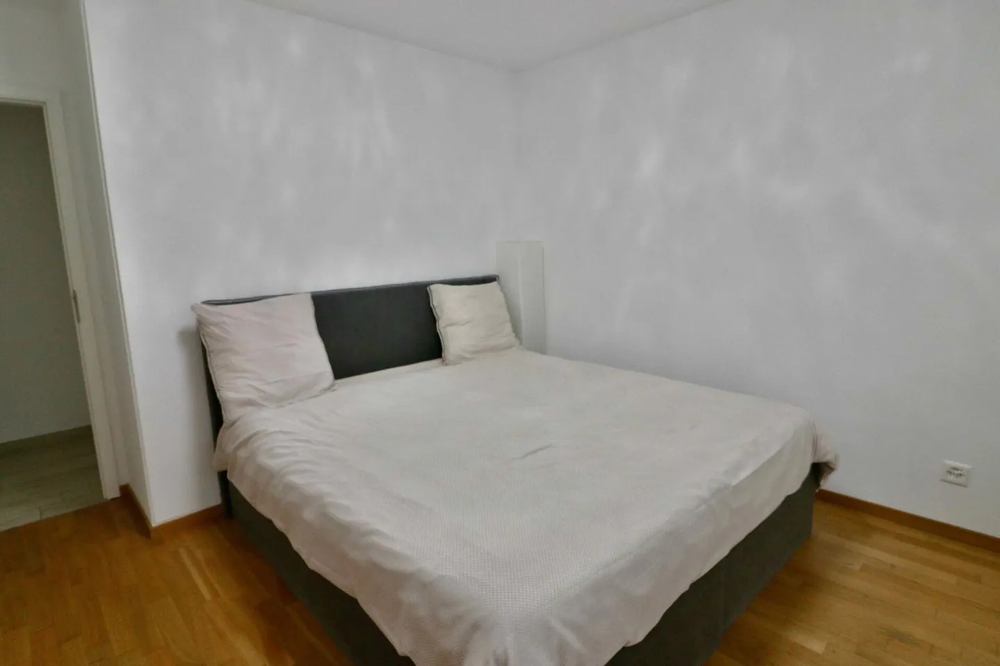 Superbo attico di 4,5 stanze nel centro del villaggio - Foto 13 di 26