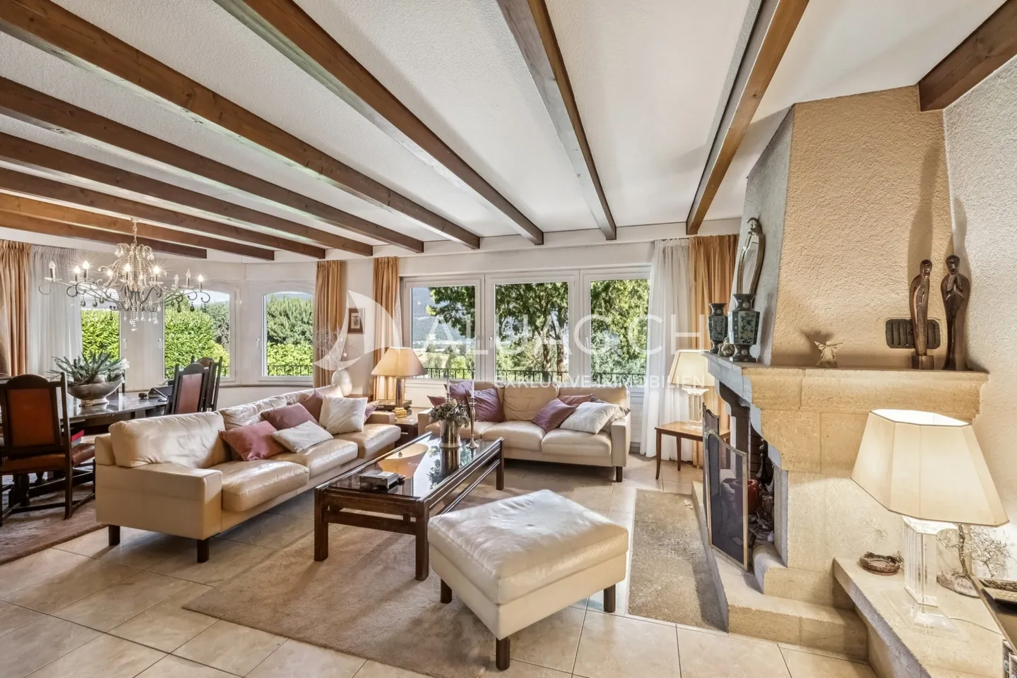 Charming Family Home with Garden - Photo 4 of 13