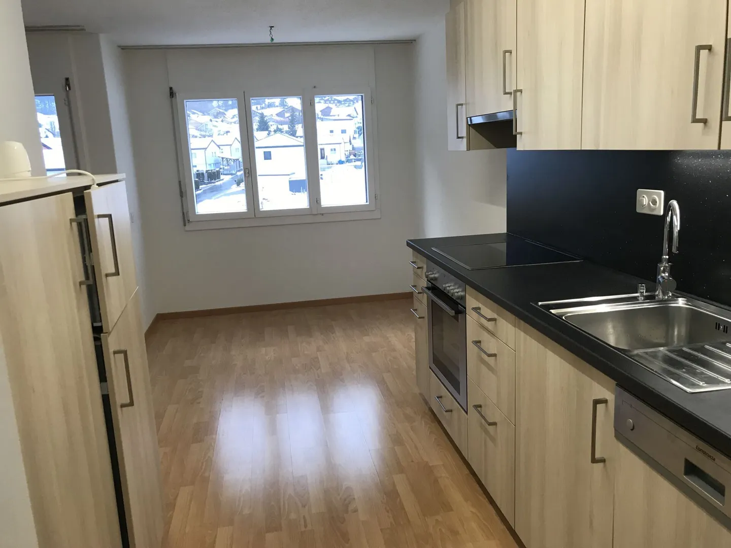Belle appartement de 4,5 pièces avec grand balcon - Photo 3 sur 6