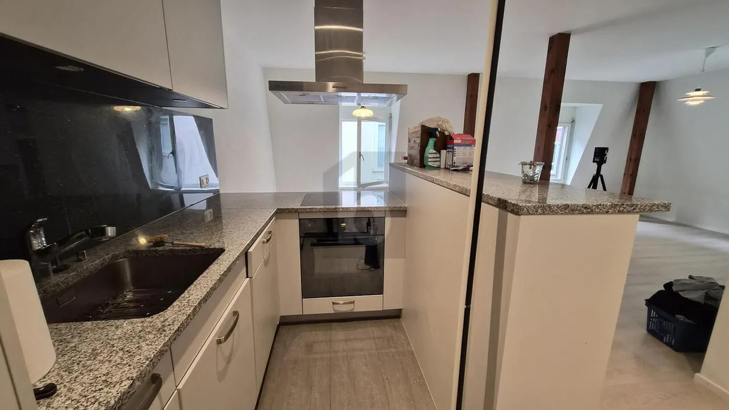 CON STILE E TRANQUILLITÀ IN UN QUARTIERE POPOLARE - Foto 2 di 6