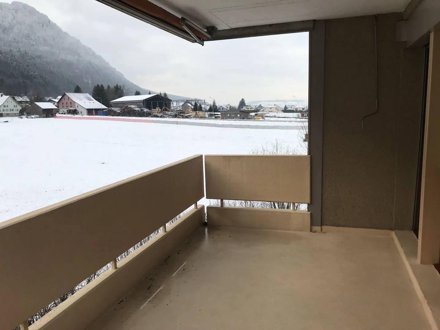 Belle appartement de 4,5 pièces avec grand balcon - Photo 6 sur 6