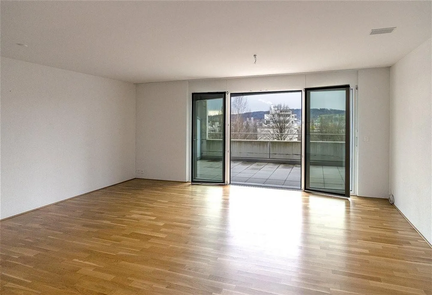 Grazioso appartamento di 2.5 locali a 8106 Adlikon - Foto 2 di 8