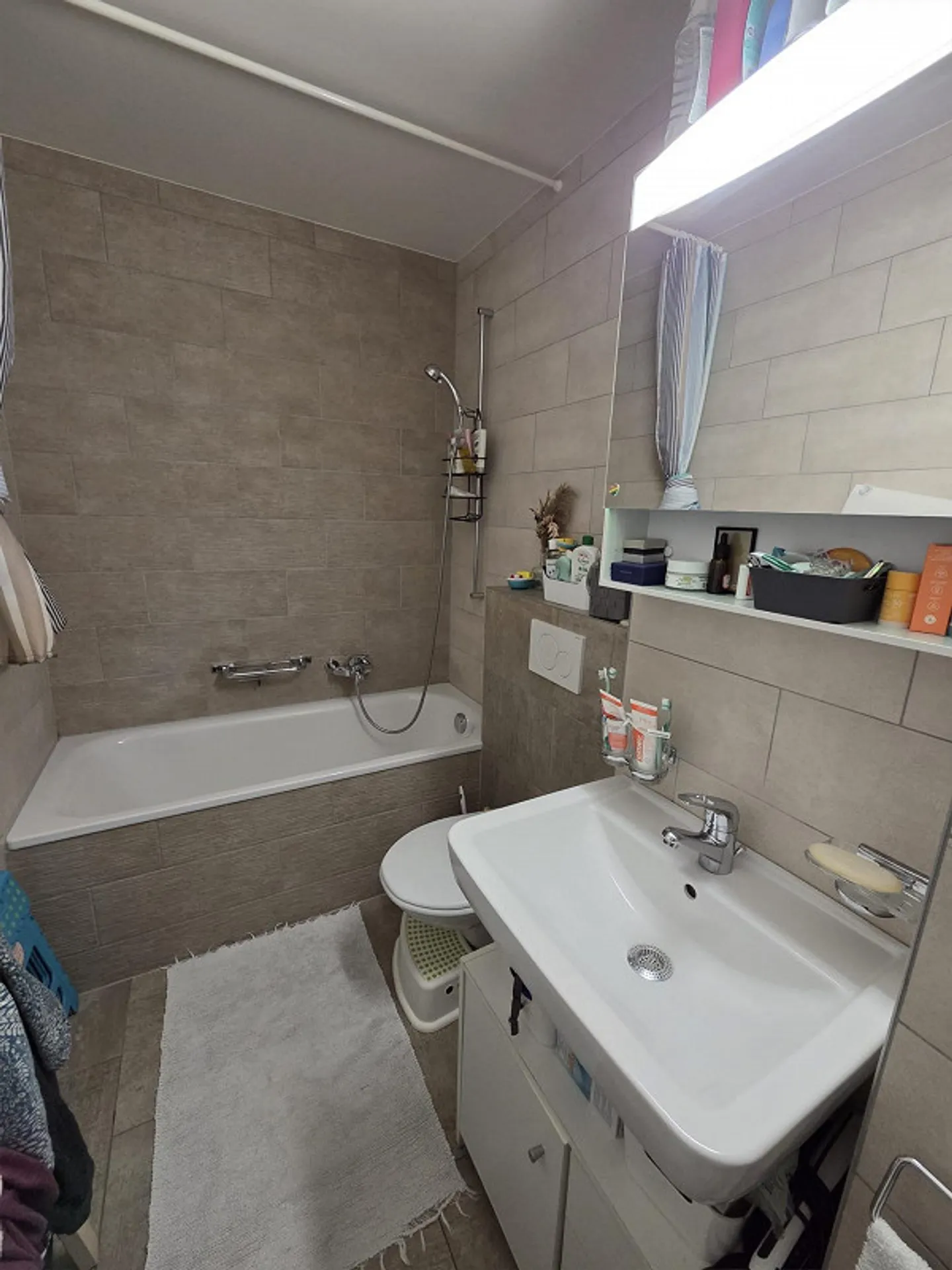 Lease takeover, 3.5 rooms 60 m2, CHF 1,790.00 on the ground floor - Photo 10 of 12