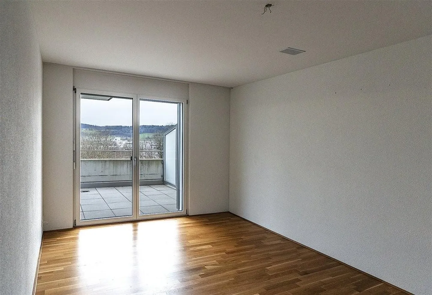 Grazioso appartamento di 2.5 locali a 8106 Adlikon - Foto 6 di 8