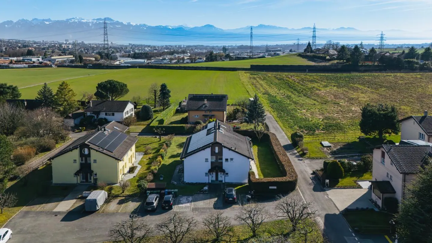 Exclusivité IMMO2Z : Belle villa mitoyenne familiale de 5.5 pièces - Foto 1 von 17