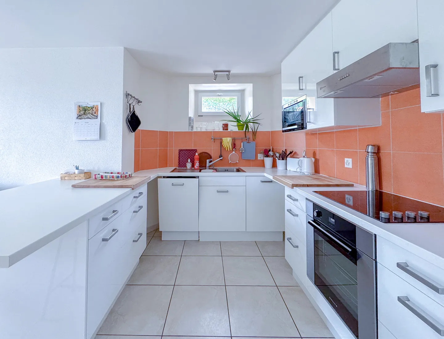Magnificent rental building with 7 apartments Beautiful garden and covered area - Photo 6 of 27