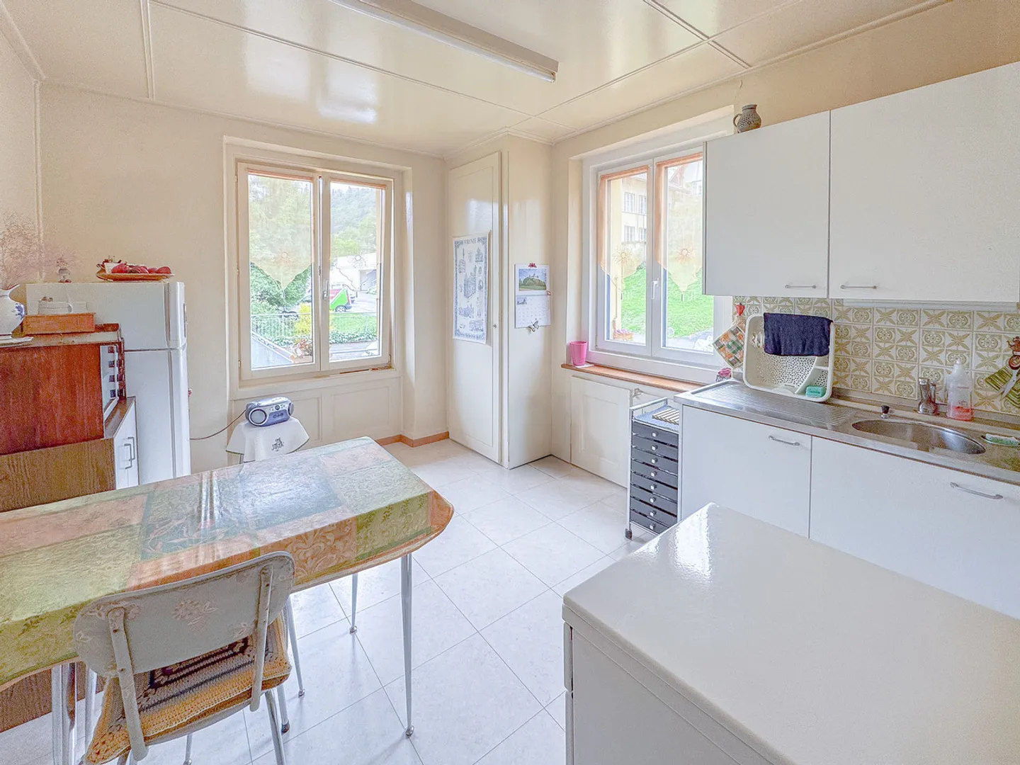 Magnificent rental building with 7 apartments Beautiful garden and covered area - Photo 14 of 27