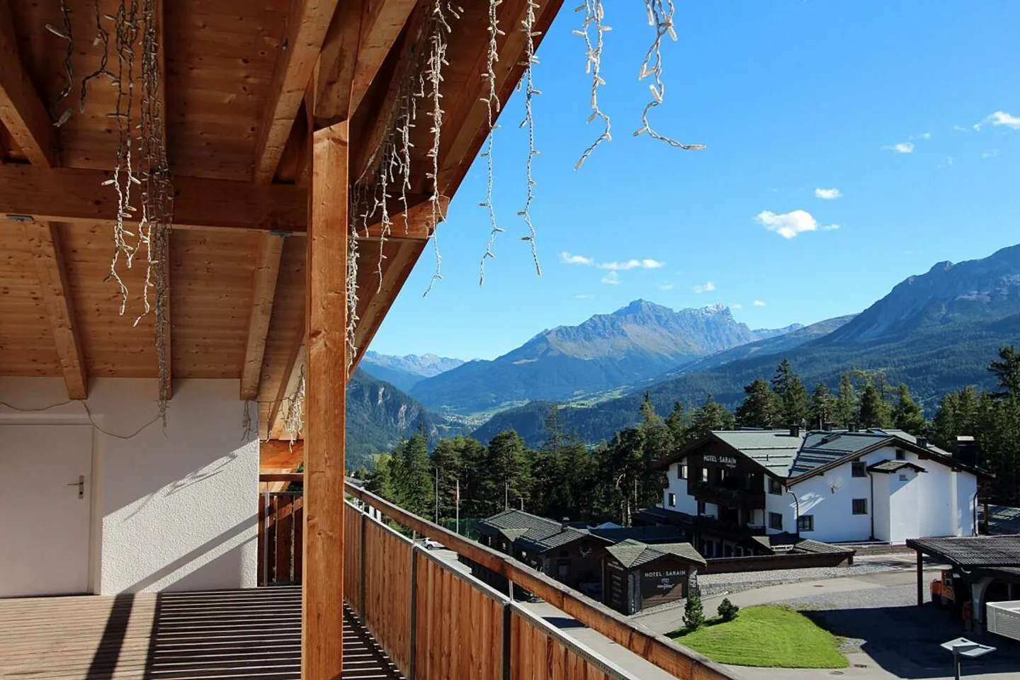 Sun-drenched 3.5 room penthouse - Photo 11 of 12