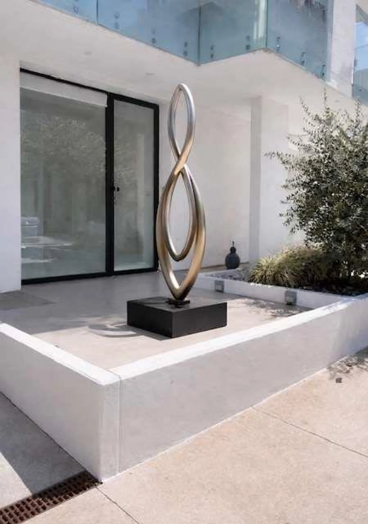 Gewerbefläche mit Privatgarten - Foto 8 von 9