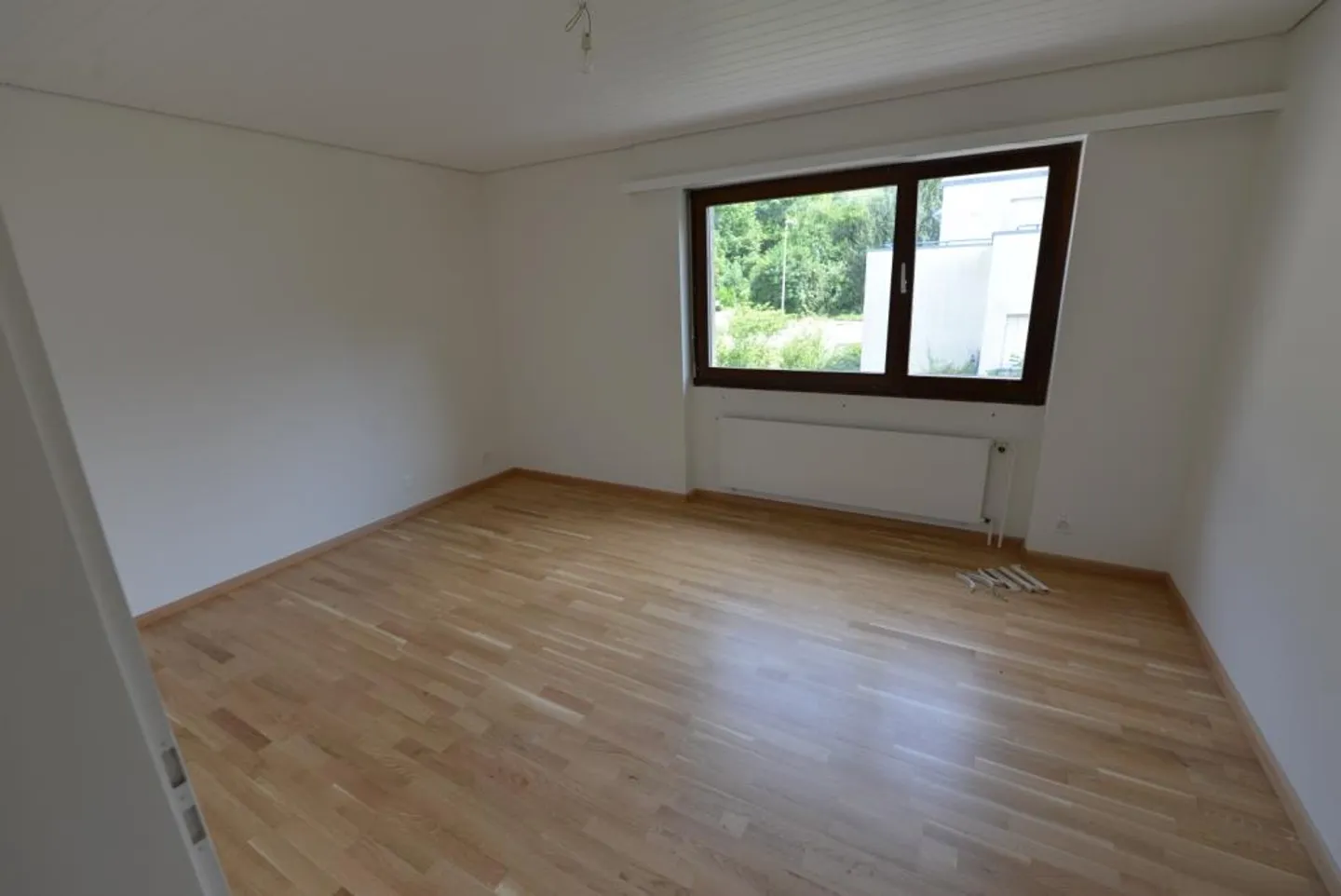 Charming 2.5-room attic apartment with balcony in Bottmingen - Photo 8 of 18