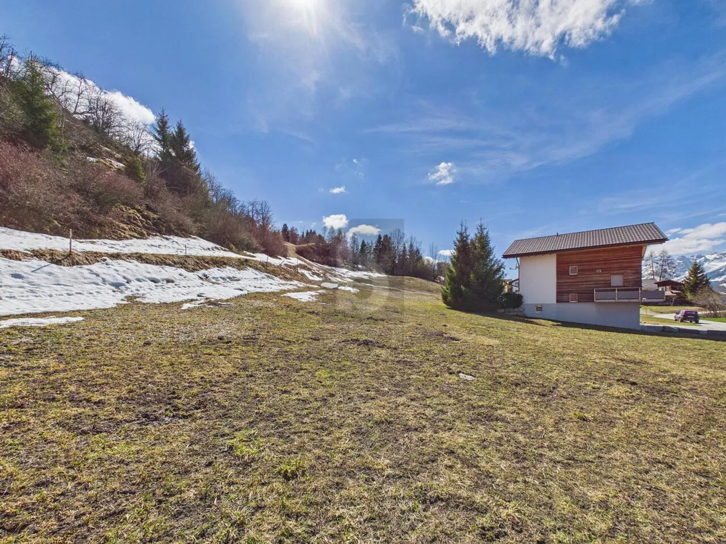 DREAM PROPERTY WITH SKI-IN/SKI-OUT - Photo 2 of 6