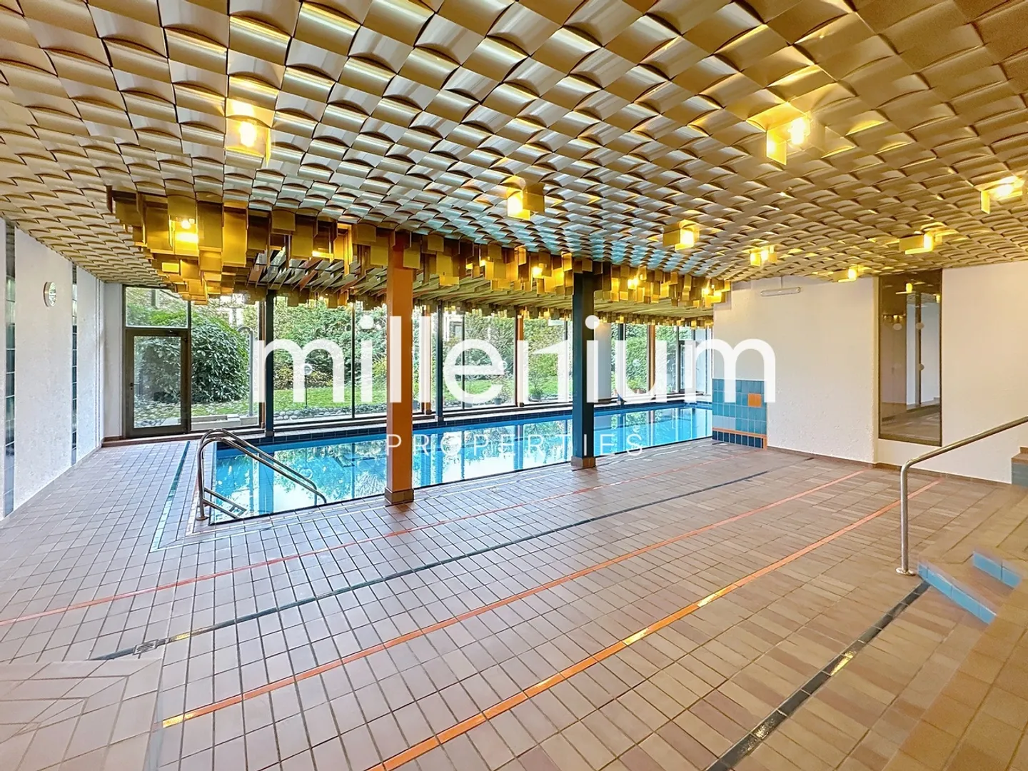 Elegant Apartment with Panoramic Views - Photo 10 of 11