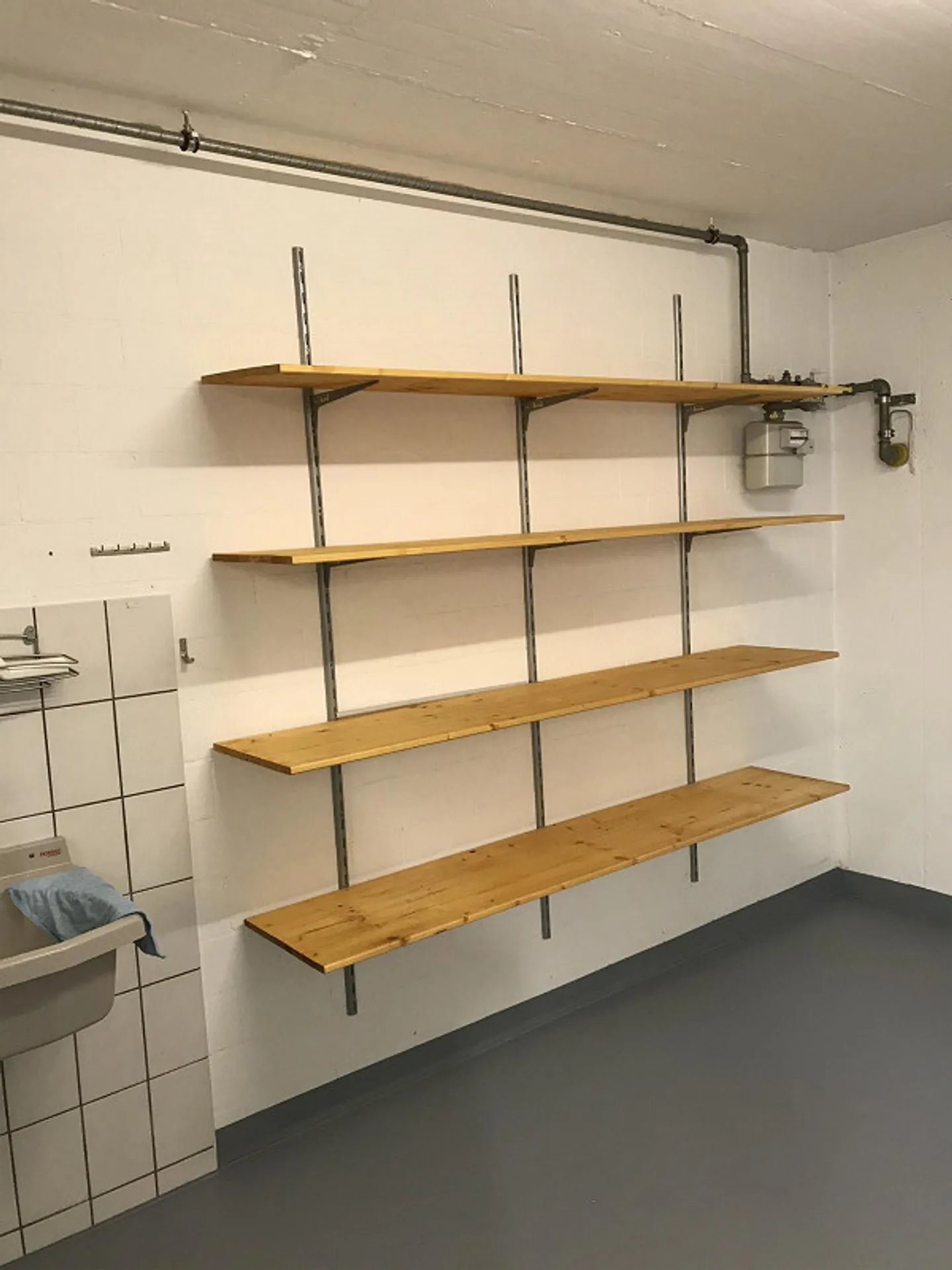 Small, large single-family house in a quiet residential area - Photo 29 of 30