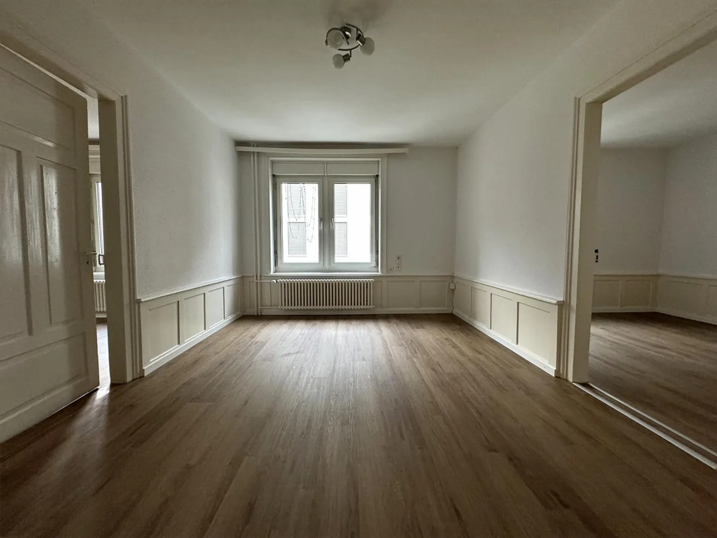 Appartamento accogliente con 4 stanze con torre di lavaggio privata e ampio balcone - Foto 2 di 10