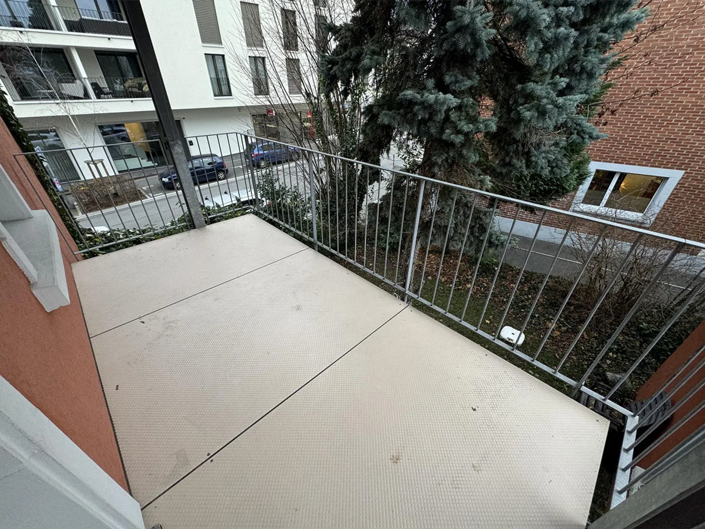 Appartamento accogliente con 4 stanze con torre di lavaggio privata e ampio balcone - Foto 9 di 10