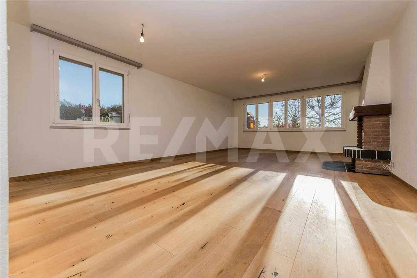 Appartement 4.5 pièces - Foto 2 von 12