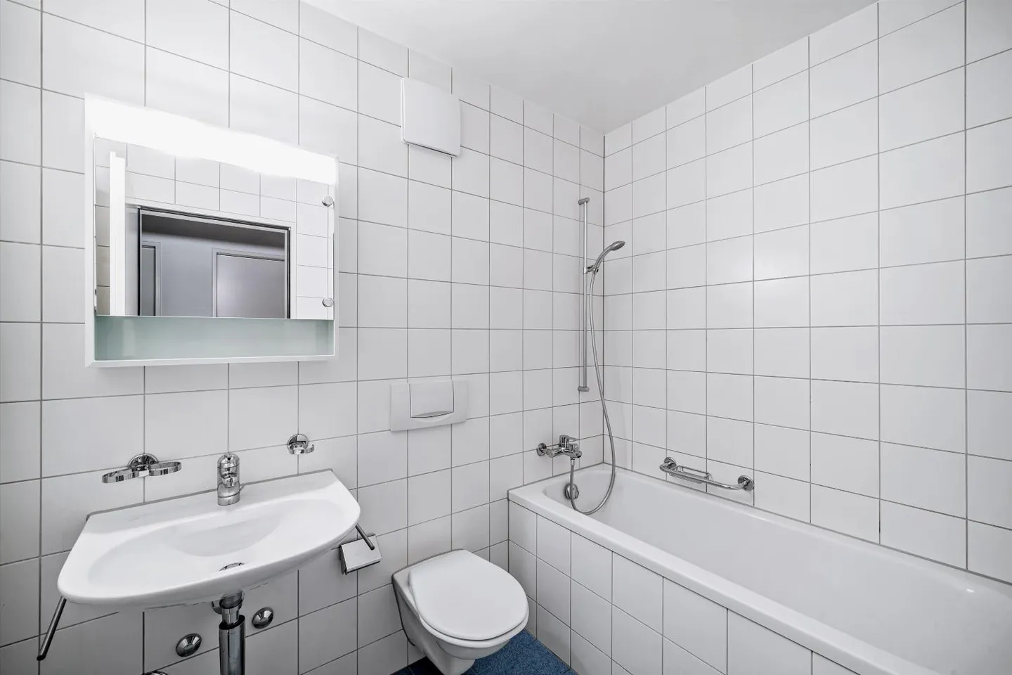 Modern Apartment in Basel - Photo 6 of 7