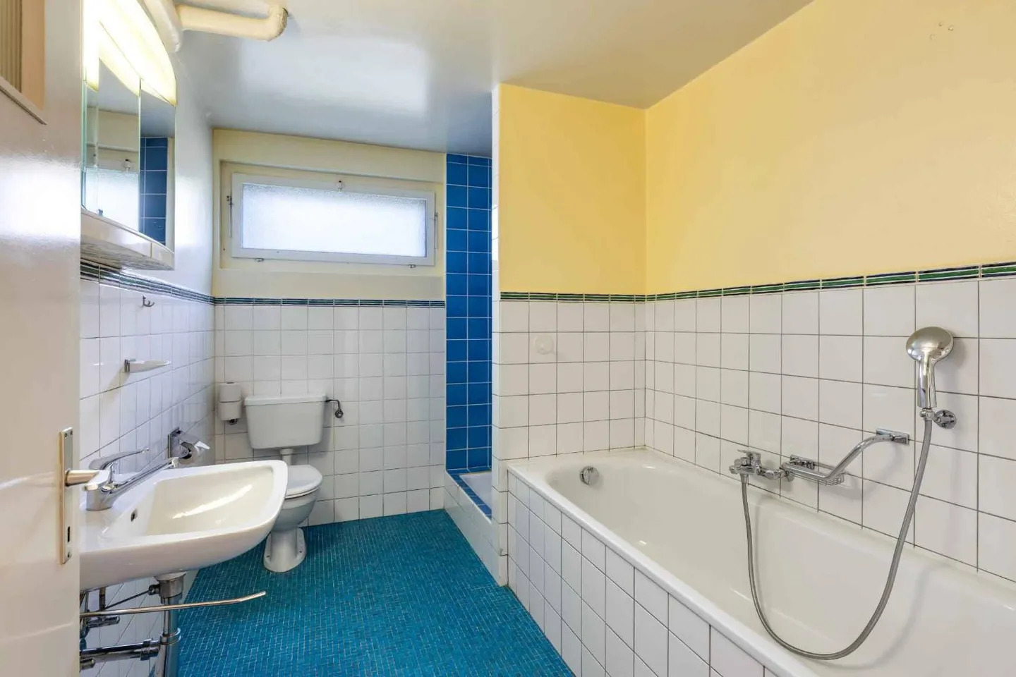 Ampia casa unifamiliare con bel giardino - Foto 6 di 6