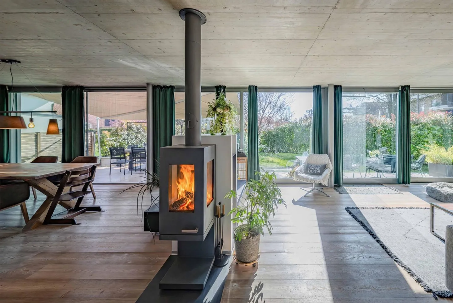 HIGH-CLASS FAMILY RESIDENCE - Photo 4 of 5