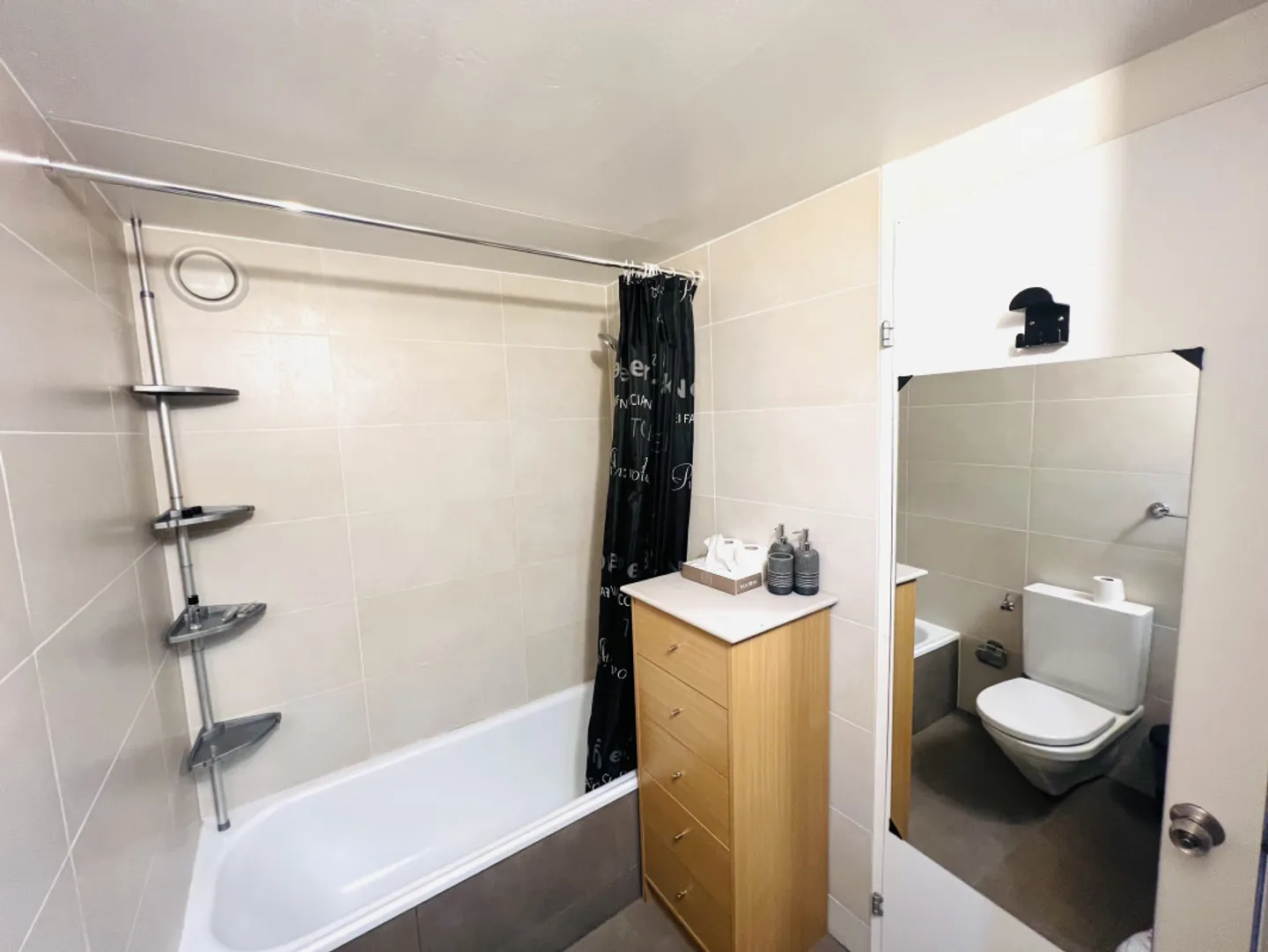 FOR RENT - Functional and bright apartment with balcony in Anzère - Photo 14 of 15