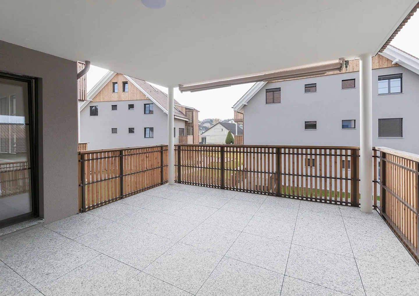 Central Located 4.5-Room Apartment in the Green - Photo 1 of 4