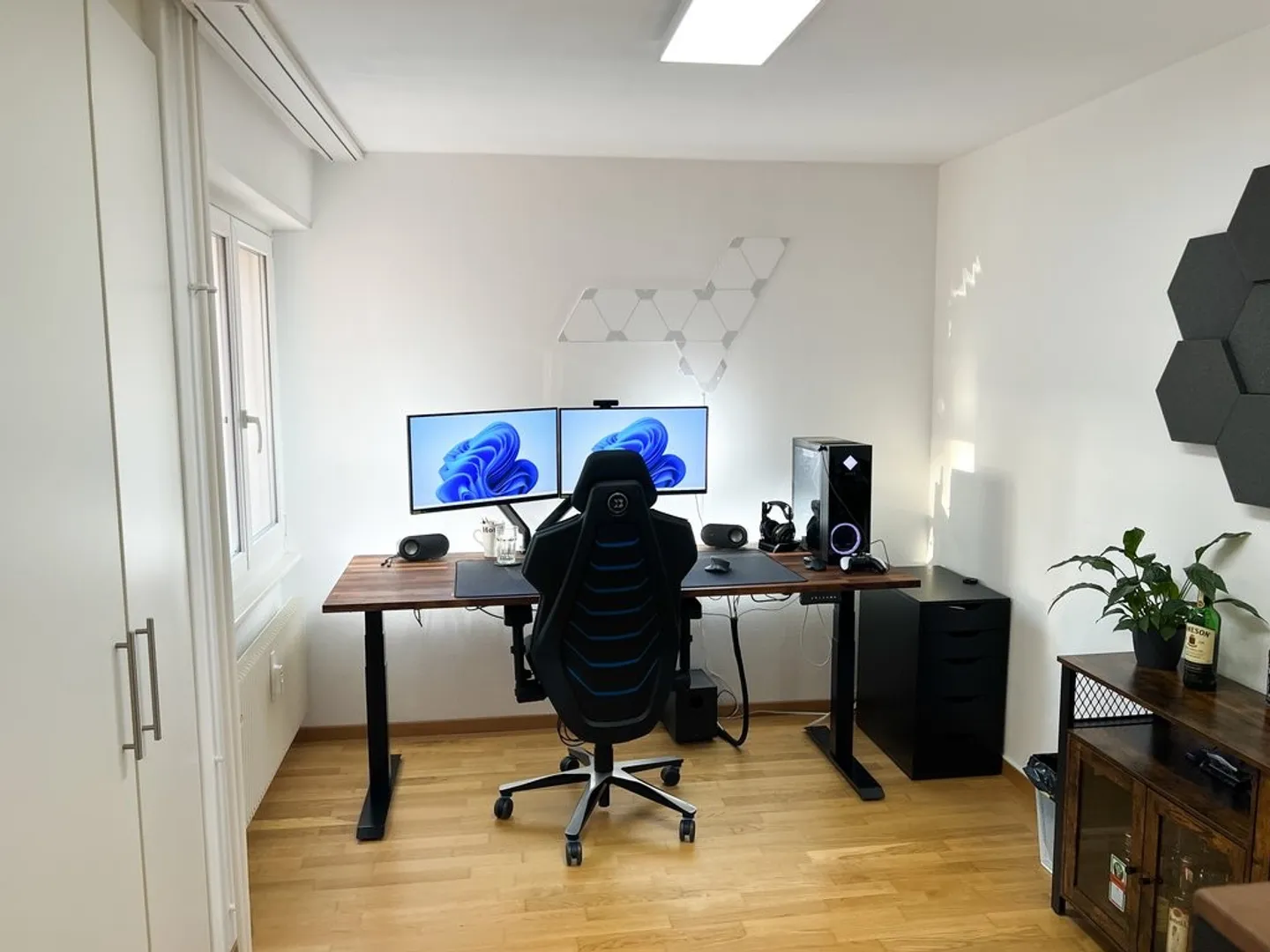 Spacious 5.5-Room Apartment - Photo 4 of 8
