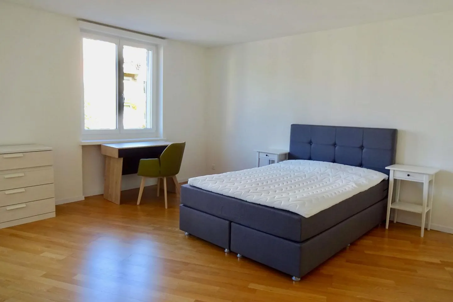 Chambre meublée dans un appartement modernisé dans un emplacement de choix - Photo 1 sur 9